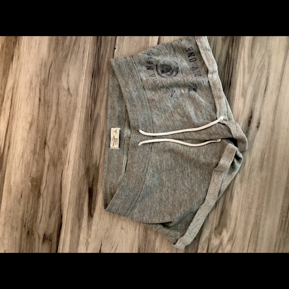 Abercrombie & Fitch sweatshirt material shorts
